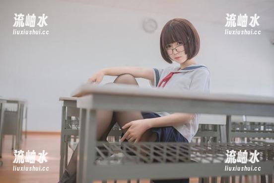 白金Saki的浴室死库水写真集——不想被淹没的分享。