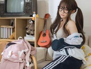 一起来惊艳吧！神沢永莉的美足图集，定制快乐的每一个步伐！