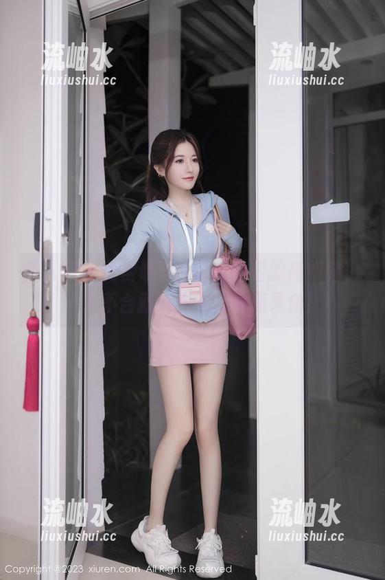 秀人网 - 免费照下tina_甜仔的高跟鞋，一言不合就给你360度无死角！