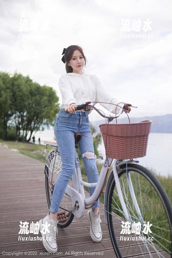 秀人网 - 媃柔的免费白衣女神美图，真会让人垂涎欲滴啊！
