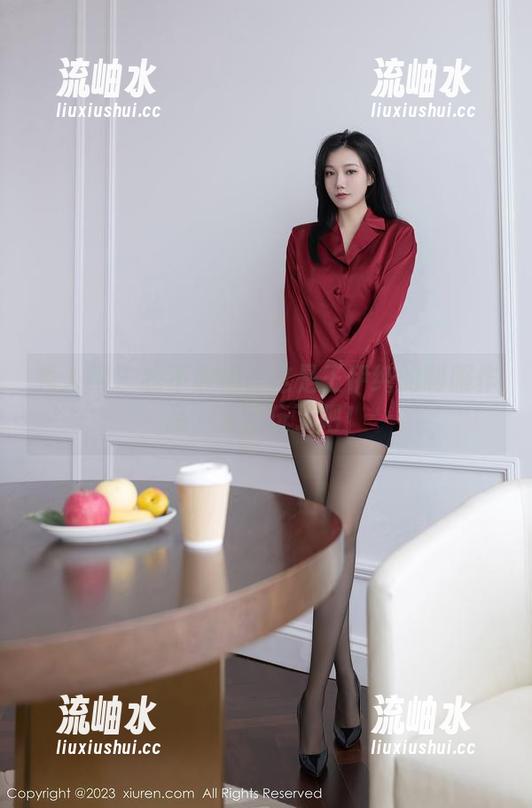 秀人网-王伊纯 秀人网 - 我不敢相信这是王伊纯的制服作品,太会玩了吧!