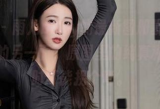 秀人网 – 雨儿baby的最新图册暴露了“女孩”的另一面，原图里的纯真和细腻随时可能拐个弯。