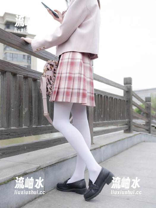紧急企划 - 看小恩的空姐写真，照片里那点不羁的味道，完全击中了我的心。