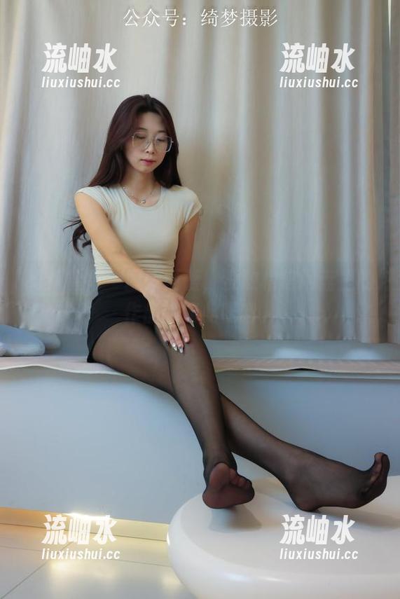 绮梦摄影-雨薇 绮梦摄影 - 厨娘雨薇,没敢相信网盘里的作品都如此吸睛。