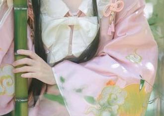 花柒Hana把办公室变成了福利写真套房