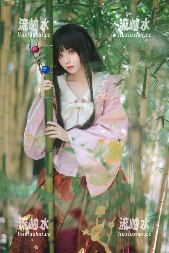 花柒Hana把办公室变成了福利写真套房