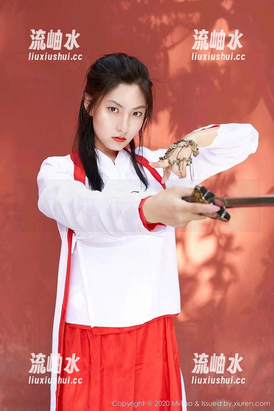 蜜桃社-伊素妍 蜜桃社 - 当她做起厨娘,伊素妍的写真和图包里完全是另一番风味。