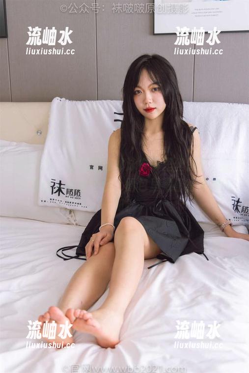 袜啵啵-奶油 袜啵啵 - 奶油的连体泳衣裤里丝原图,实在是让人关注不已,图包里藏着啥不得而知?