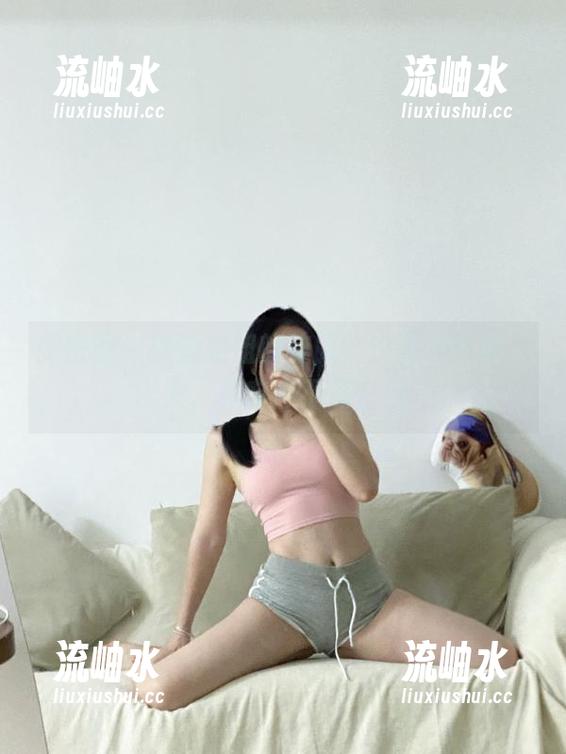 微密圈 - 铁锤姐姐的校服，没圣光也敢上天，真有点不忍直视