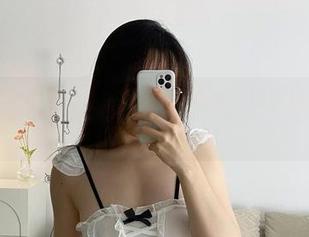 微密圈 – 全套黑白：铁锤姐姐的图集，可能是脑洞大开的最佳代表。