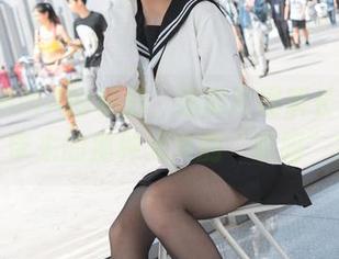 雪琪SAMA的私拍，你能否理解长腿给感官带来的那种无声的“叹服”？
