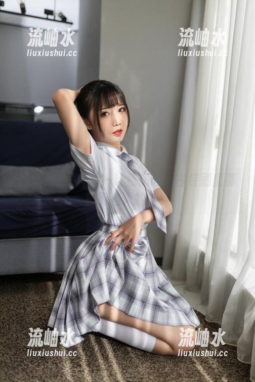 面饼仙儿 面饼仙儿的私拍–让我想起了古装剧里那种能挡风的腿!
