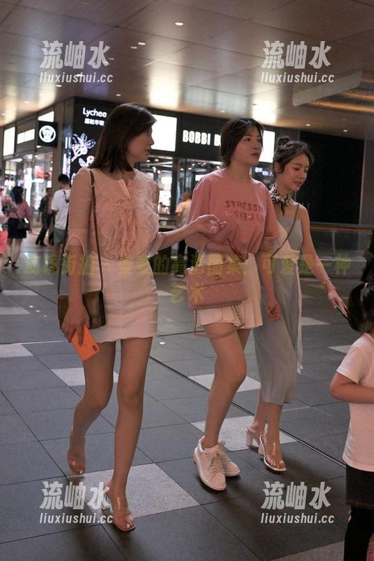 魔镜街拍 - 曼曼的高清图集：可爱是一种艺术